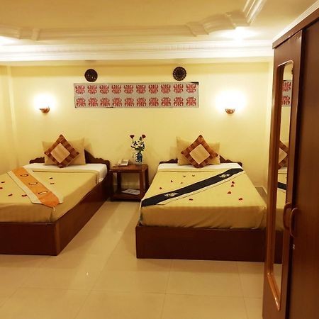 Fancy Guesthouse Пном Пен Екстериор снимка