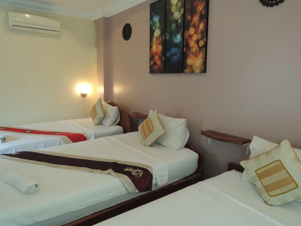 Fancy Guesthouse Пном Пен Екстериор снимка