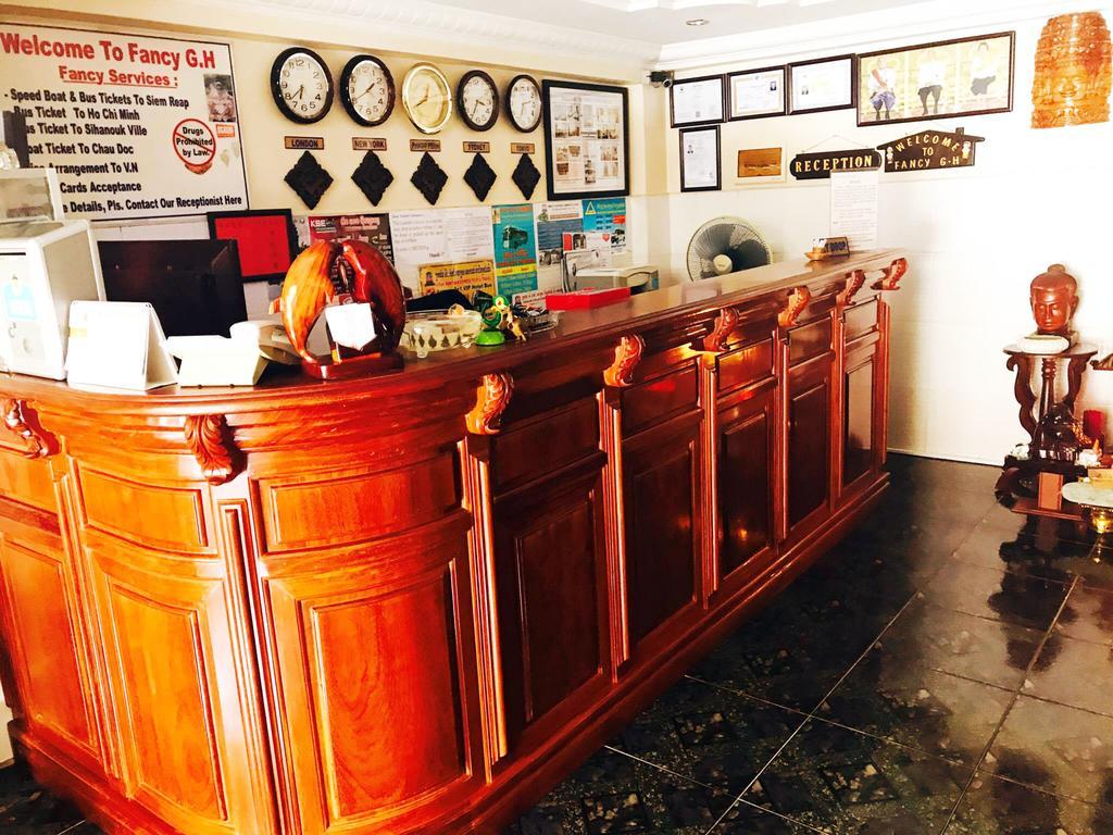 Fancy Guesthouse Пном Пен Екстериор снимка