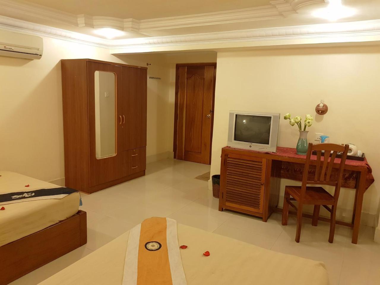 Fancy Guesthouse Пном Пен Екстериор снимка