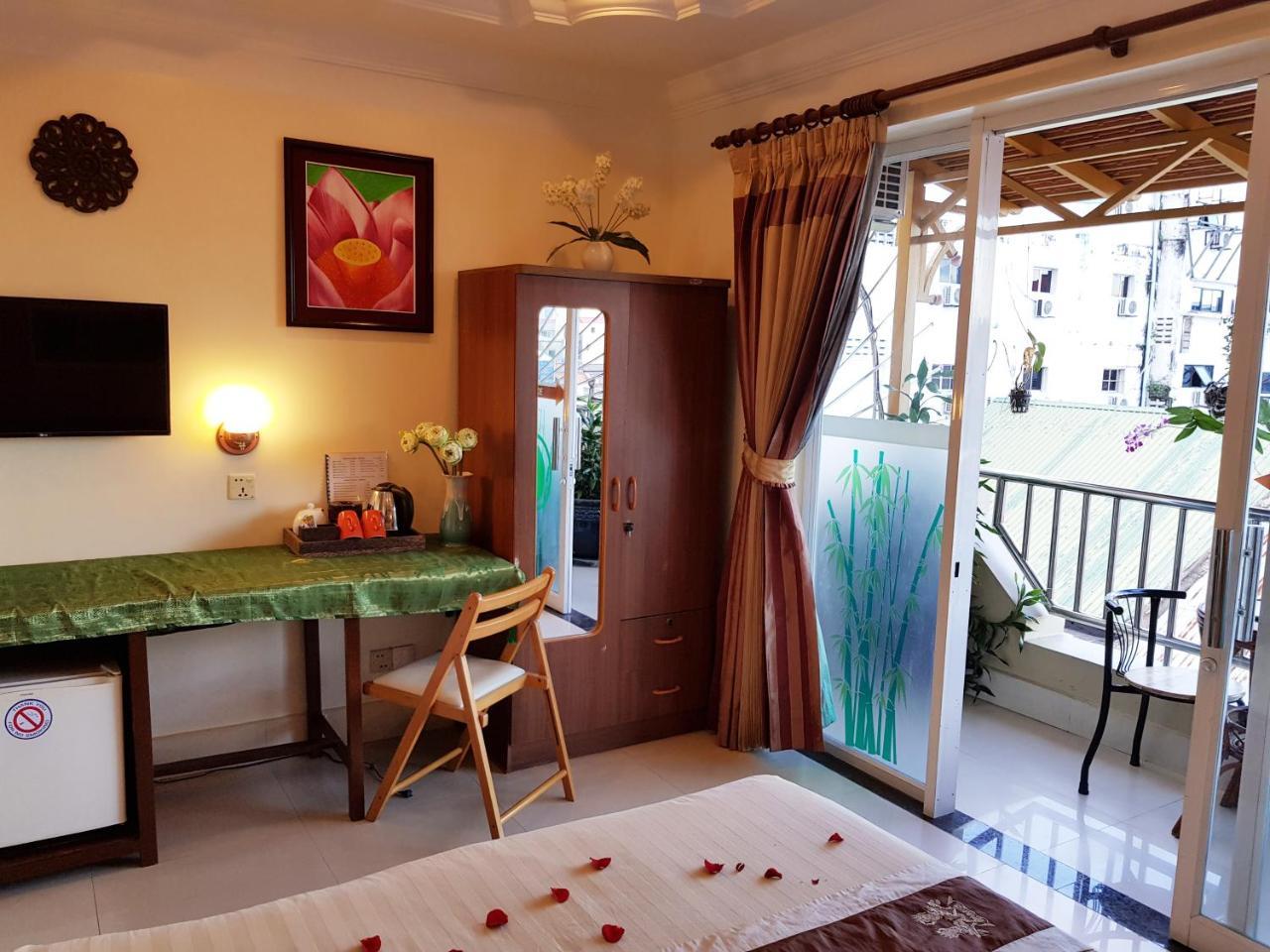 Fancy Guesthouse Пном Пен Екстериор снимка