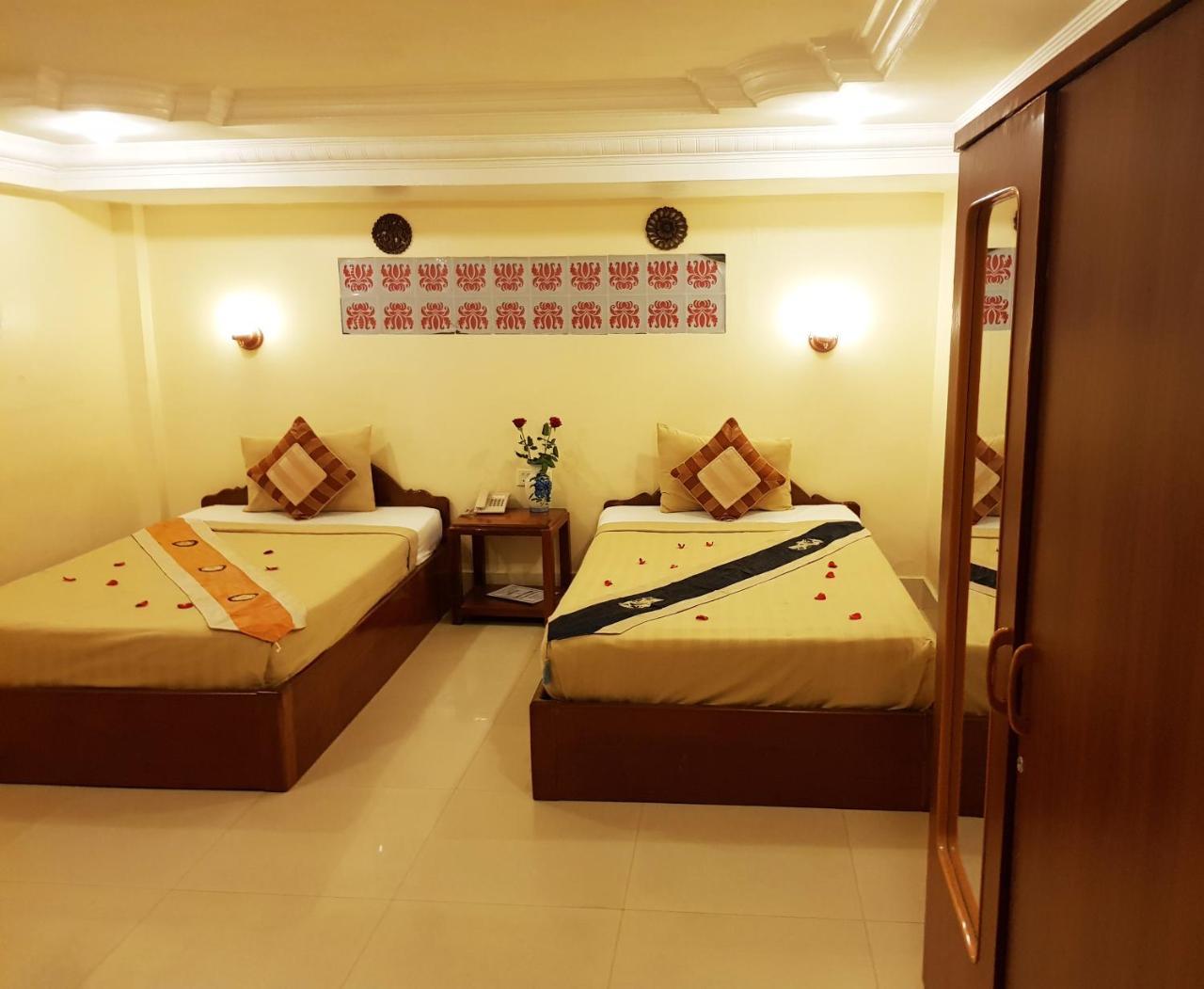 Fancy Guesthouse Пном Пен Екстериор снимка