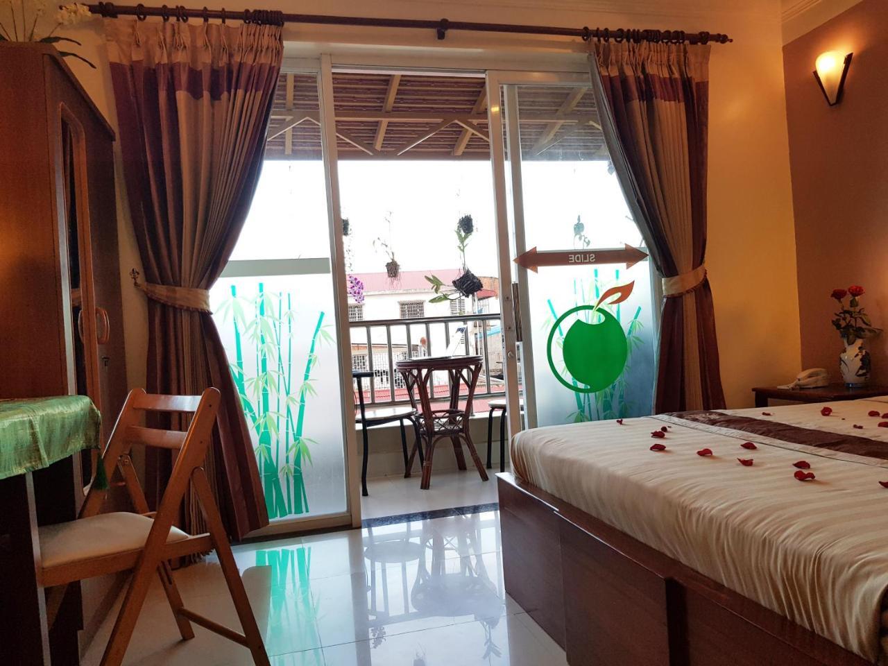 Fancy Guesthouse Пном Пен Екстериор снимка