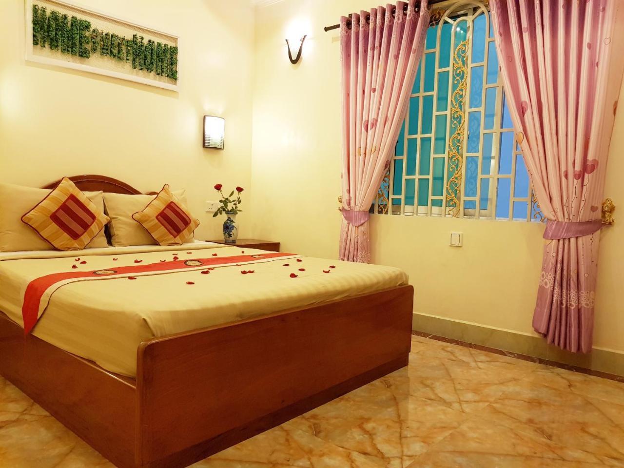 Fancy Guesthouse Пном Пен Екстериор снимка