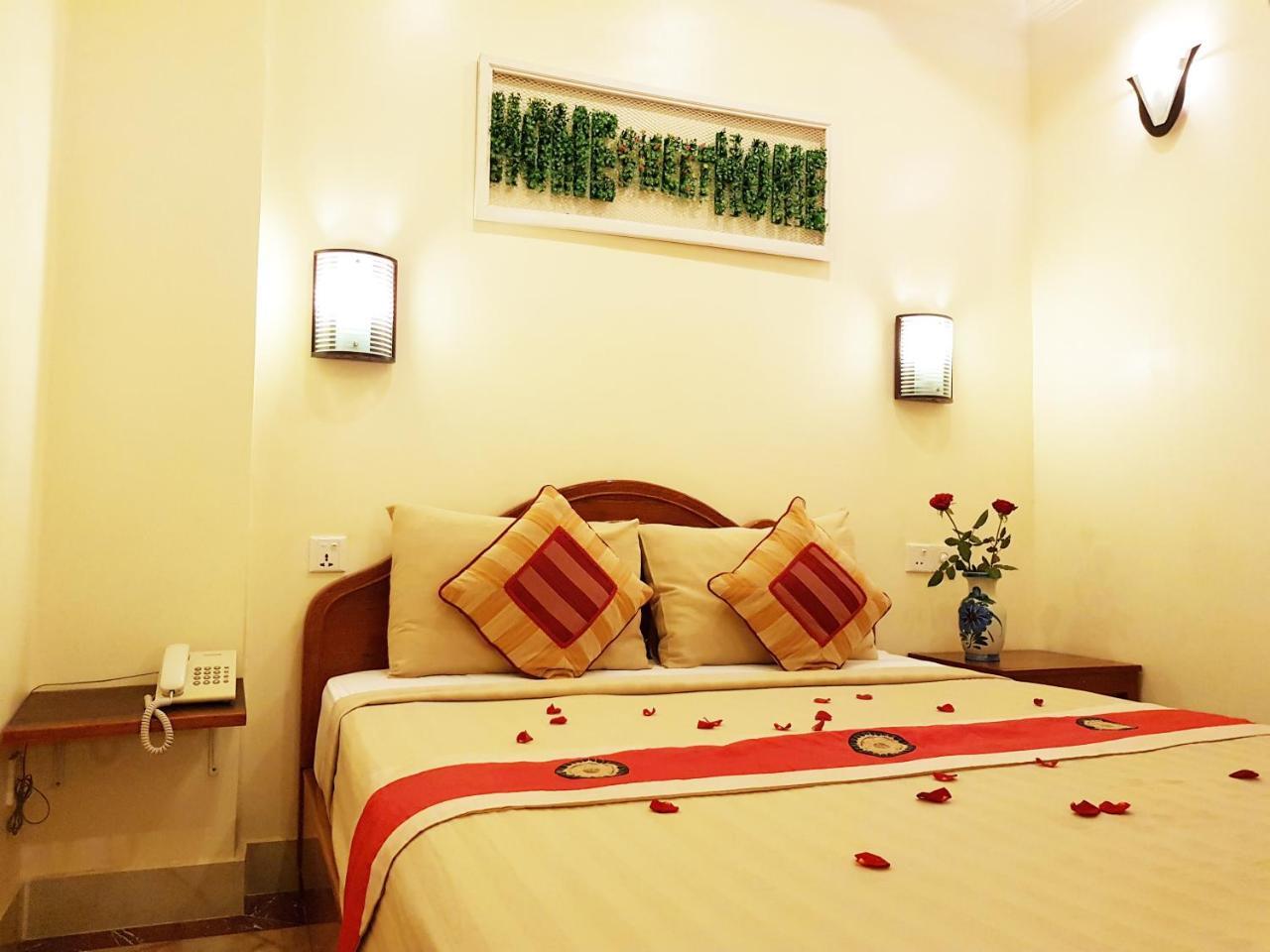 Fancy Guesthouse Пном Пен Екстериор снимка