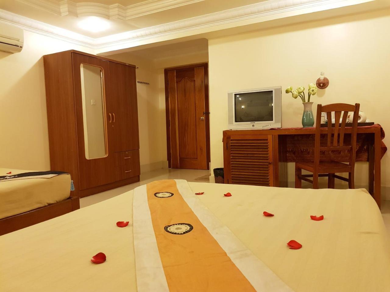 Fancy Guesthouse Пном Пен Екстериор снимка