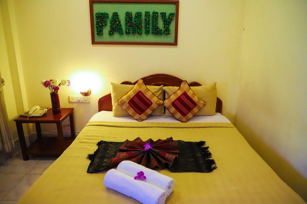 Fancy Guesthouse Пном Пен Екстериор снимка