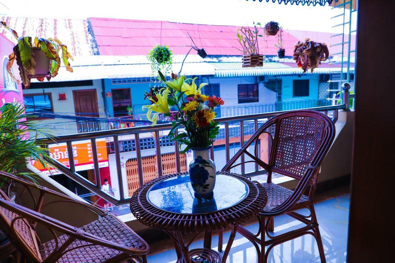Fancy Guesthouse Пном Пен Екстериор снимка