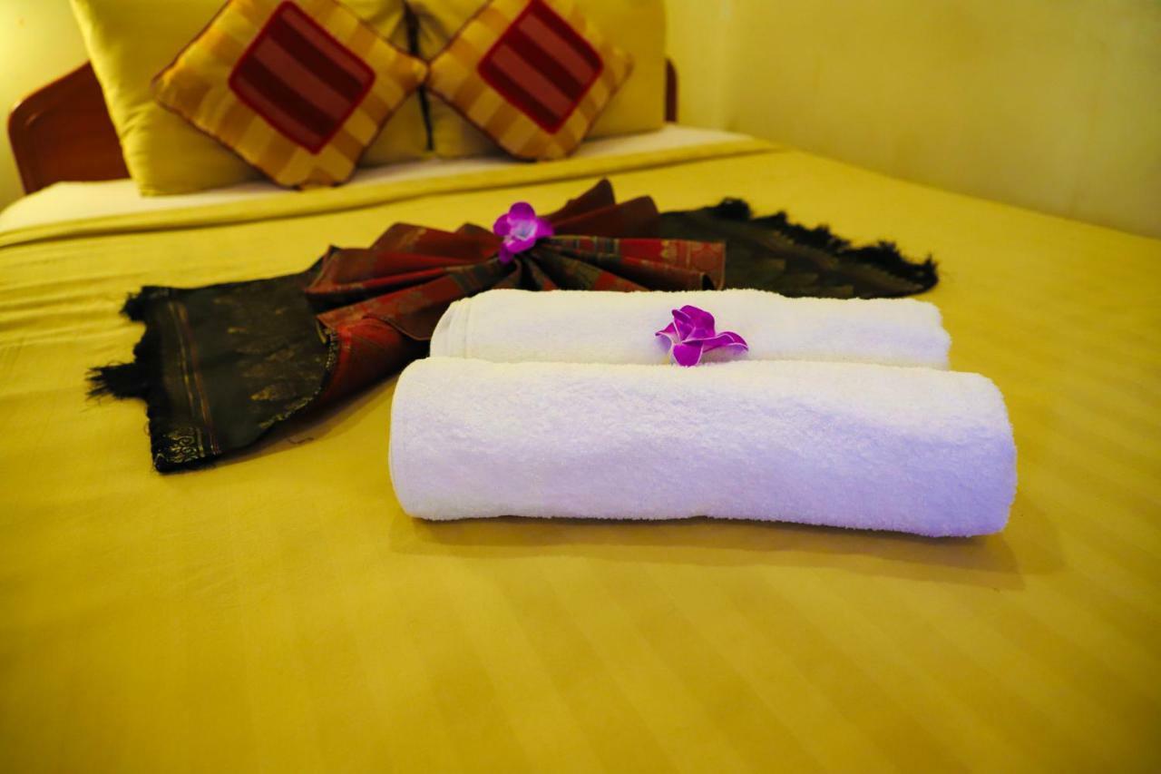 Fancy Guesthouse Пном Пен Екстериор снимка