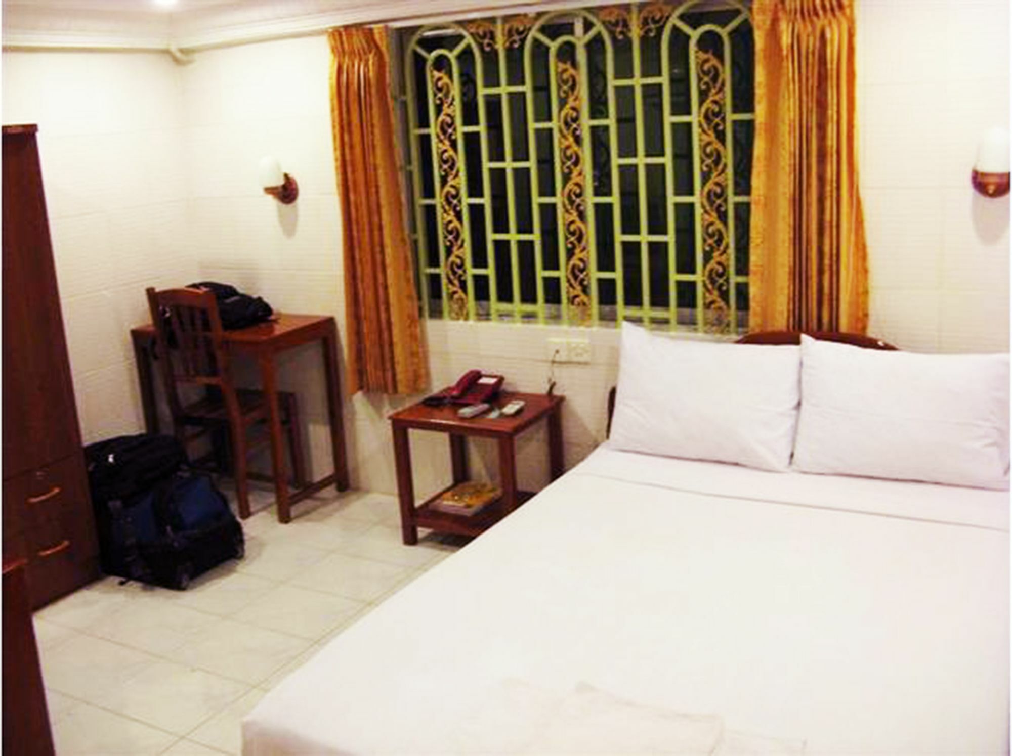 Fancy Guesthouse Пном Пен Екстериор снимка